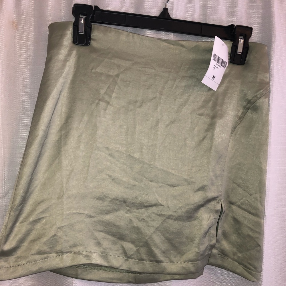 Forever 21 silk green skirt
